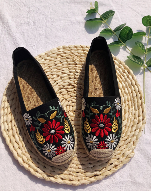 Embroidered Ethnic Style Flat Shoes