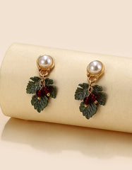 Green Leaf Retro Pearl Stud Earrings