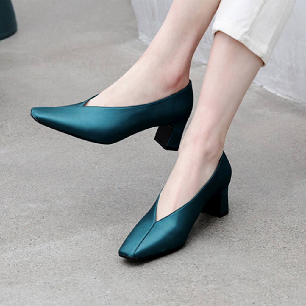 Silk Surface Square Head Vintage Heels