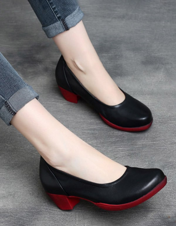 Comfortable Retro Leather Chunky Hee Pumps